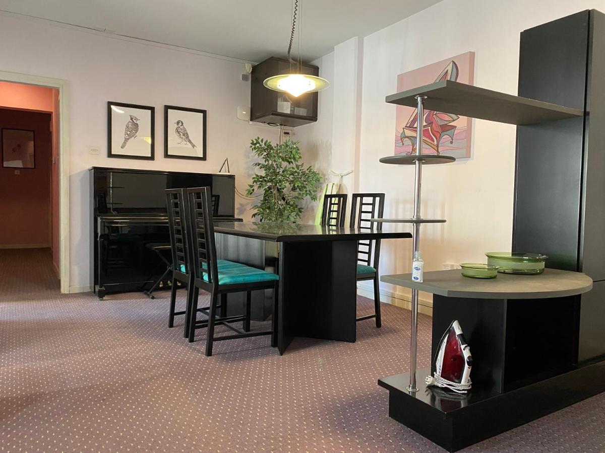 Private Room In A Shared Flat At Best Location Лимасол Екстериор снимка