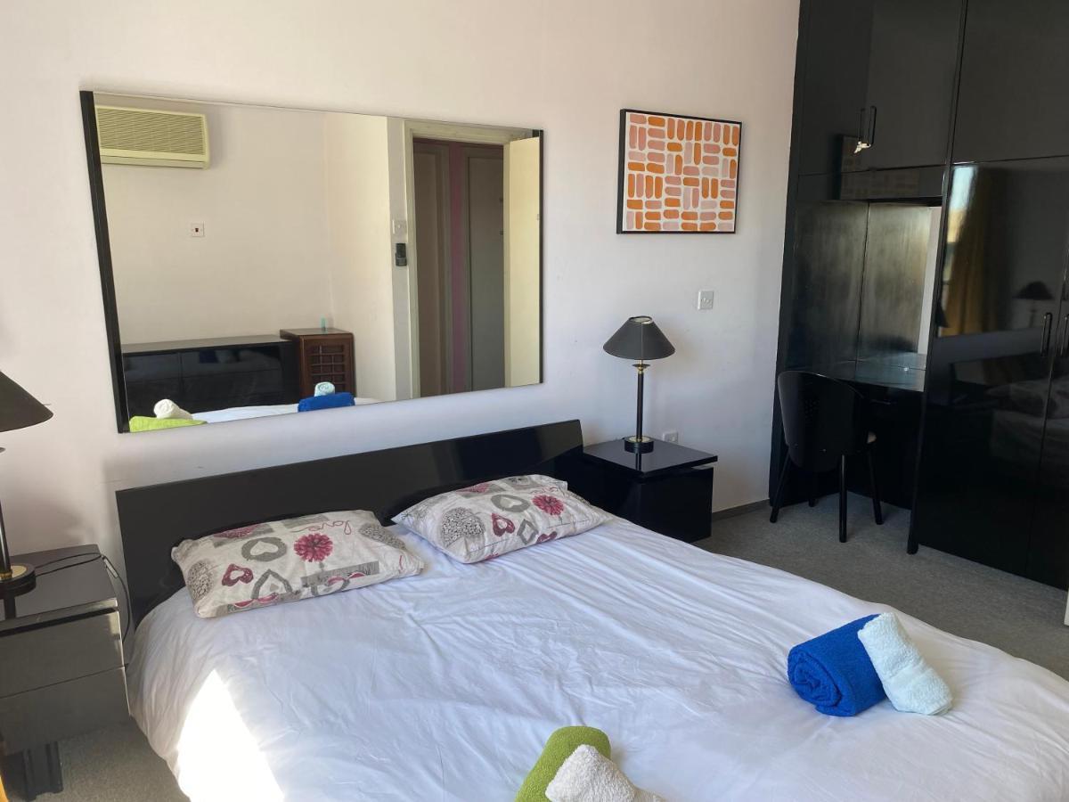 Private Room In A Shared Flat At Best Location Лимасол Екстериор снимка