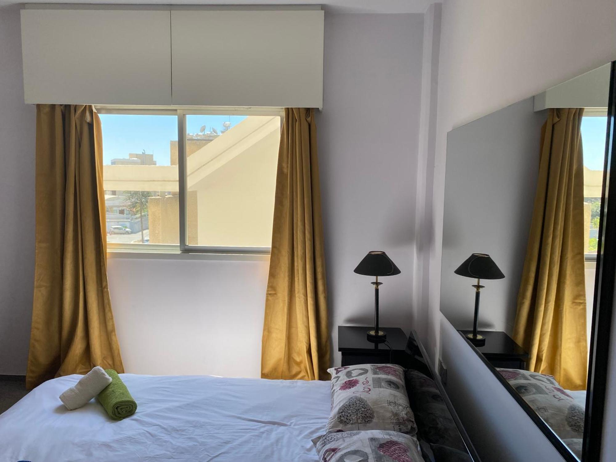 Private Room In A Shared Flat At Best Location Лимасол Екстериор снимка